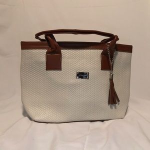 Women’s shoulder bag in white